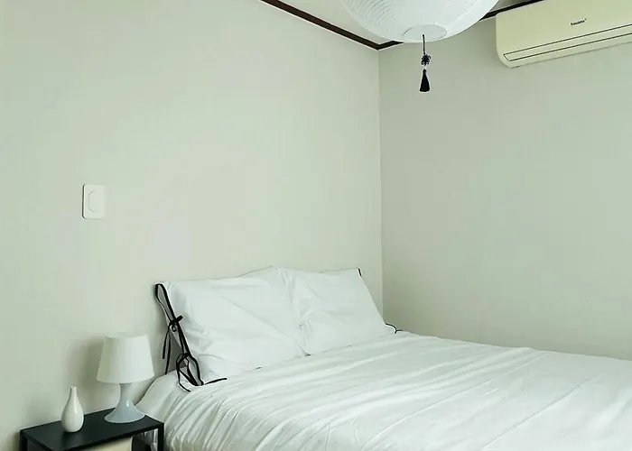 방4, 4qbeds, 최대8인, 가족, 친구, 단체, 서울대, 관악산 *